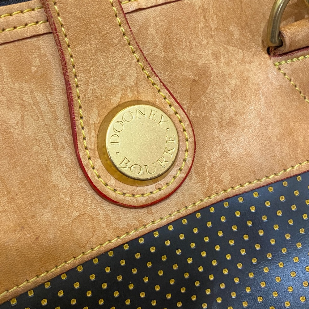 Dooney & Bourke - image 3